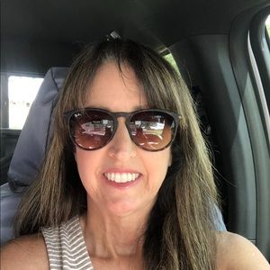 Meet your Posher, Dana